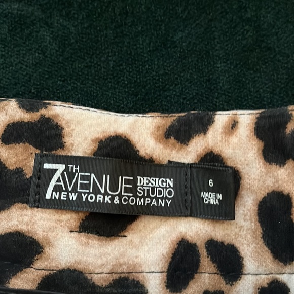 Women’s 🐆 leopard print dressy shorts. Wore only ONCE! - Picture 2 of 3